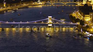 布达佩斯Szechenyi链桥夜景，旅游景点